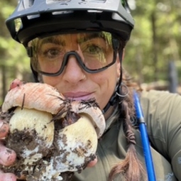 portrait of Anna Laxauge